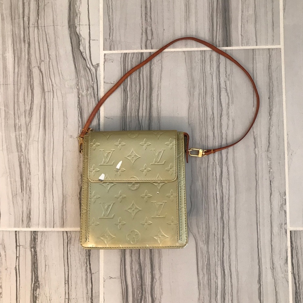Louis Vuitton Vernis Mott shoulder bag.